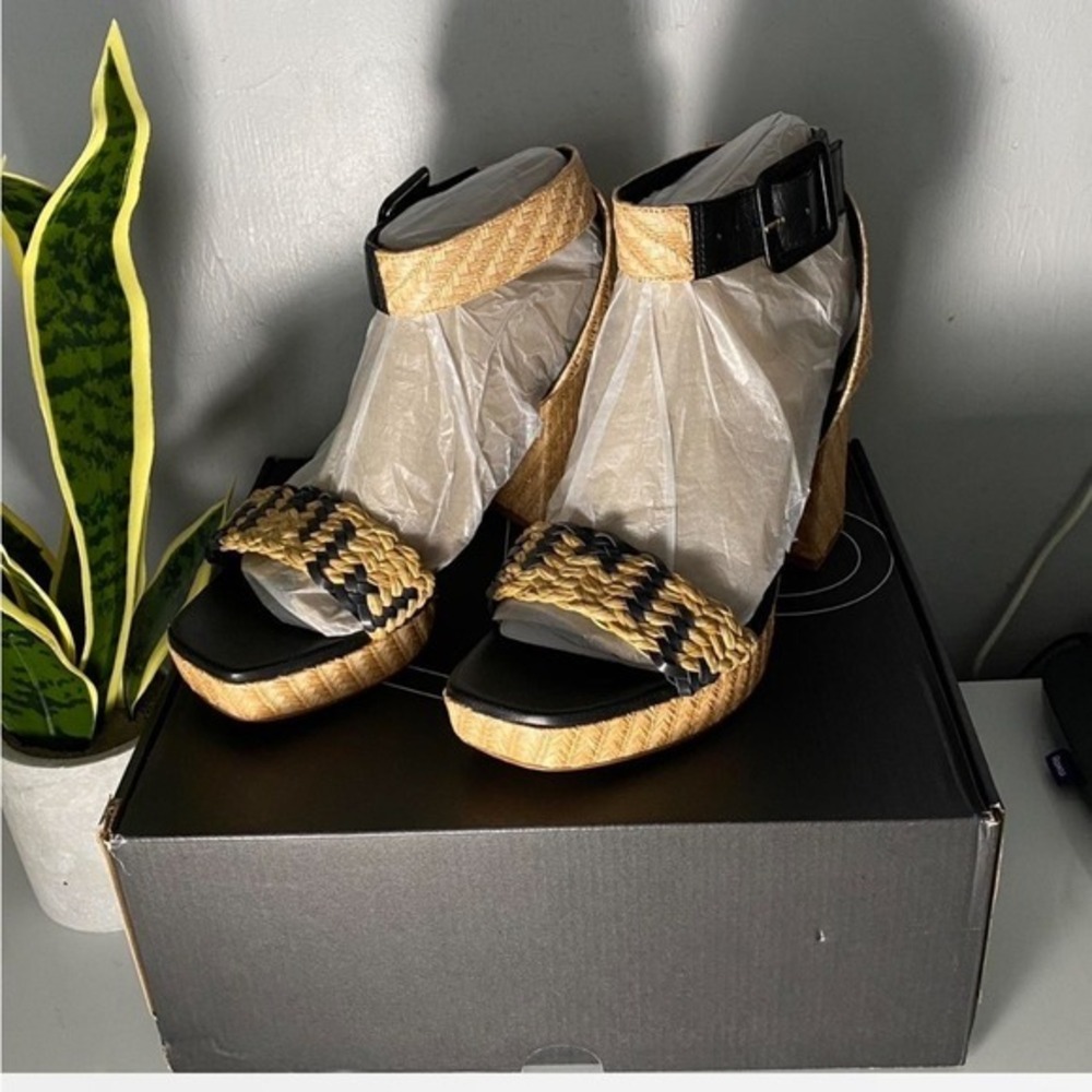 Naturalizer Black and Tan Woven Heels - Picture 3 of 3